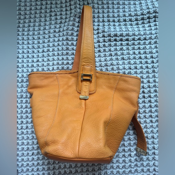 LIZ CLAIBORNE NEW YORK ORANGE PEBBLEDE GENUINE LEATHERLARGE SHOULDER HOBO BAG - Picture 4 of 7